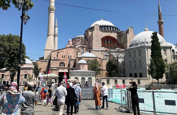 Ayasofya-i Kebir Camii’ni 1,5 milyonun üzerinde kişi ziyaret etti