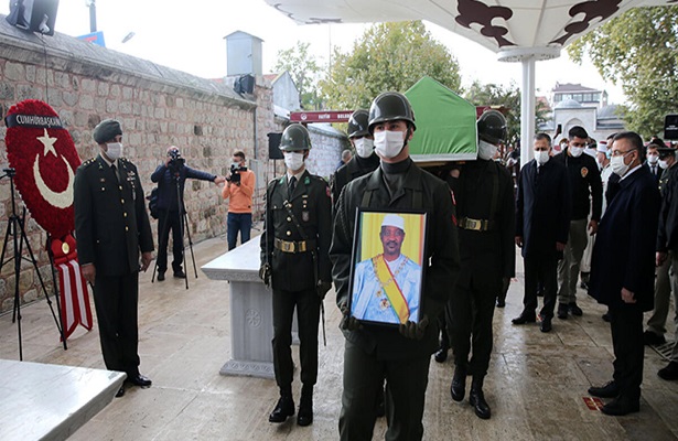 İstanbul’da vefat eden eski Mali Cumhurbaşkanı Toure için cenaze töreni düzenlendi