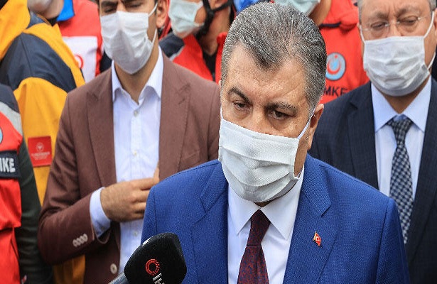 Bakan Koca’dan İzmir uyarısı: Covid- 19’un yayılmasına çok elverişli