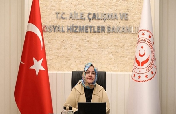 Bakan Zehra Zümrüt Selçuk: Türkiye dünya ortalamalarının üstünde internetle olan bir diyalog içinde