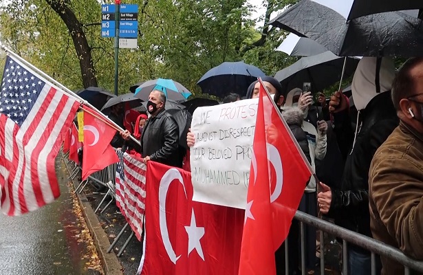 Fransa’da Müslümanlar üzerindeki baskı devlet eliyle şiddete dönüştü