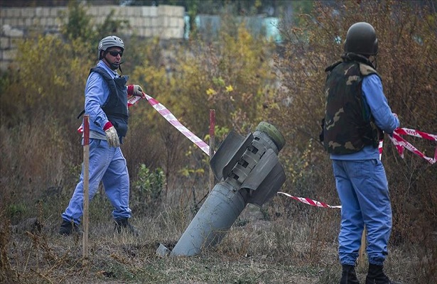 Azerbaycan’ın Terter kentine atılan patlamamış Smerch füzesi etkisiz hale getirildi