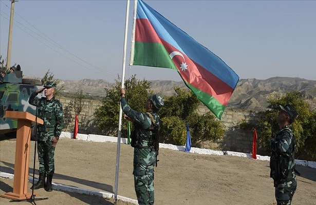 Azerbaycan, Ermenistan’ın işgalinden kurtarılan İran sınırına karakollar kurdu