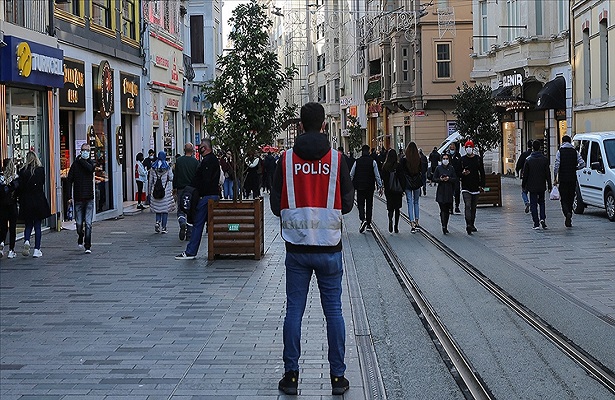 Kovid-19’la mücadelede yeni tedbirler uygulanmaya başlıyor