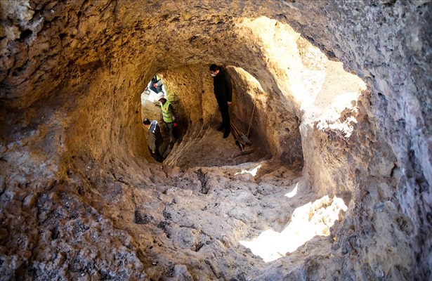 ‘Peygamberler diyarı’ Eğil’deki asırlık tüneller turizme kazandırılıyor