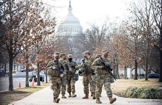 Pentagon Biden’ın yemin töreninde görev yapacak 25 bin askeri taramadan geçiriyor