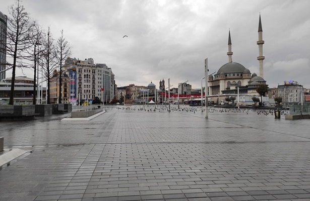 Türkiye genelinde hafta sonu uygulanan sokağa çıkma kısıtlaması sona erdi