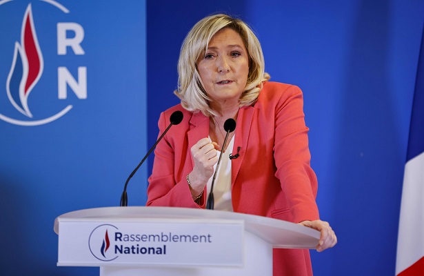 Irkçı Marine Le Pen, 2022’deki cumhurbaşkanlığı seçimine adaylığını açıkladı