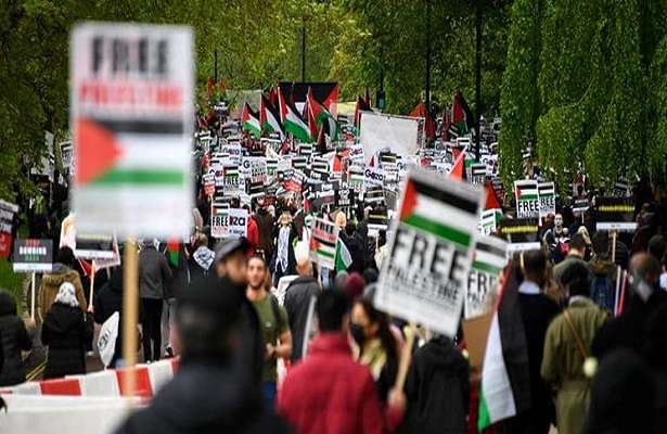 Londra’da On Binlerce İnsan İsrail’i Protesto Etti