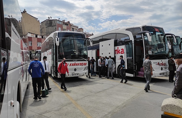 ‘Kademeli normalleşme’nin ikinci gününde de otogarda hareketlilik yaşanıyor