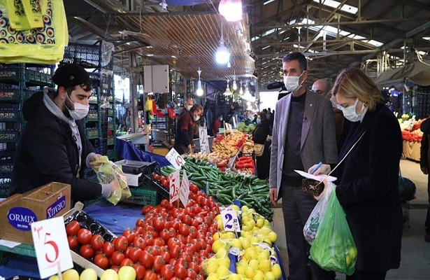 Halk pazarları koronavirüs tedbirleriyle açıldı