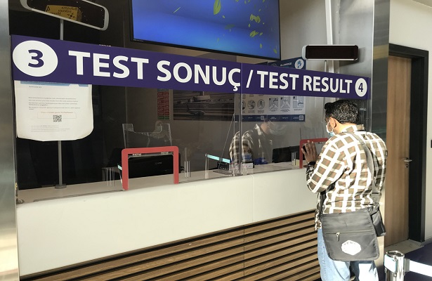 Avrupa’ya açılan sınır kapılarında ‘PCR testi ibrazı zorunluluğu’ uygulaması sürüyor