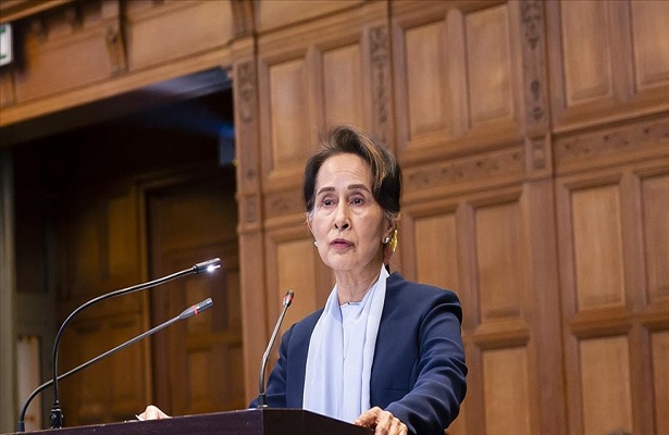 Myanmar’ın devrik lideri Suu Kyi ilk kez duruşmaya katıldı