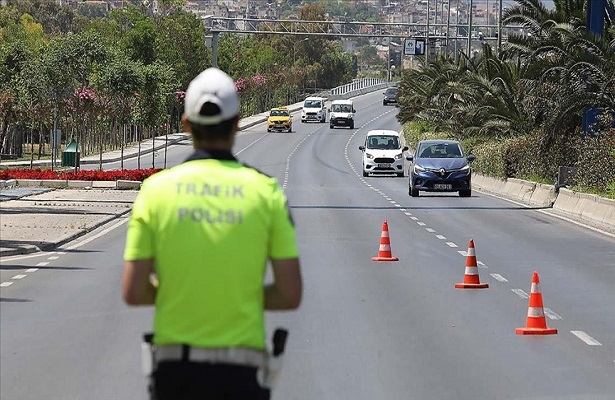 Kovid-19 ile mücadelede ‘tam kapanmada’ sağlanan olumlu tablo tedbirlerle sürecek