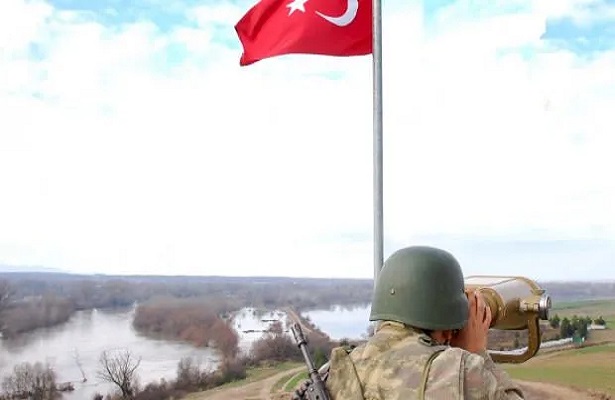 Yunanistan’a geçmeye çalışan 2’si PKK’lı 5 kişi yakalandı