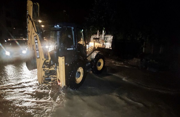 Düzce’de sağanak dereleri taşırdı, çok sayıda evi su bastı