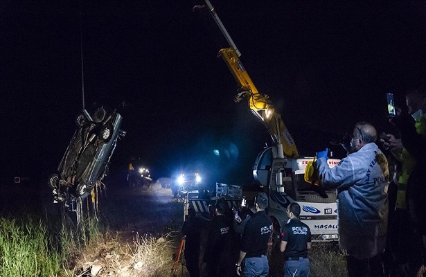 Ankara’da otomobil dereye devrildi: 3 ölü, 1 yaralı