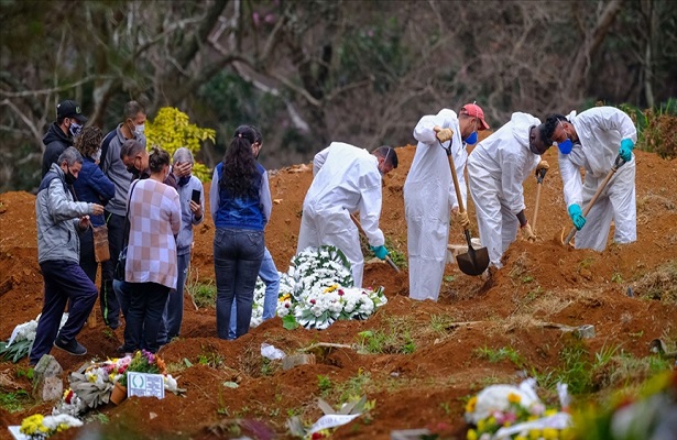 Brezilya’da son 24 saatte 2 bin 392 kişi Kovid-19’dan hayatını kaybetti