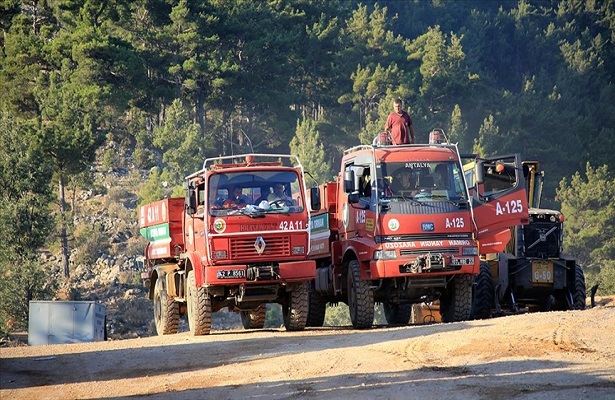 Mersin’deki orman yangınına 3. gününde havadan ve karadan müdahale sürüyor