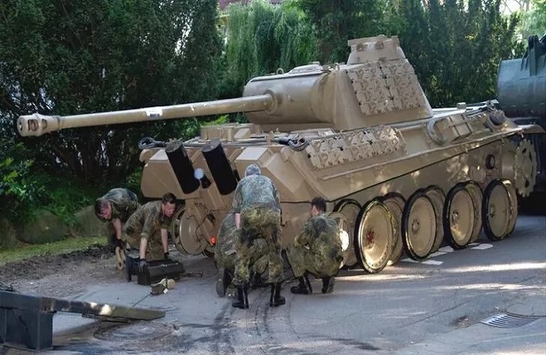 Almanya’da bodrumunda tank bulunduran yaşlı adama hapis cezası verildi