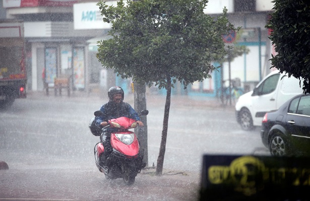 Antalya’da yağmur sevinci