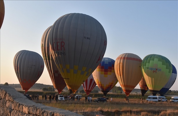 Sıcak hava balonları Büyük Taarruz’un 99. yıl dönümü için havalandı