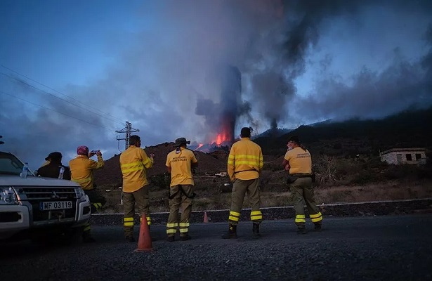 Cumbre Vieja yanardağı lav püskürtmeye devam ediyor