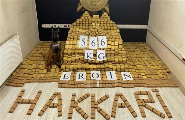 Bakan Soylu Yüksekova’da 566 kilogram eroin ele geçirildiğini bildirdi