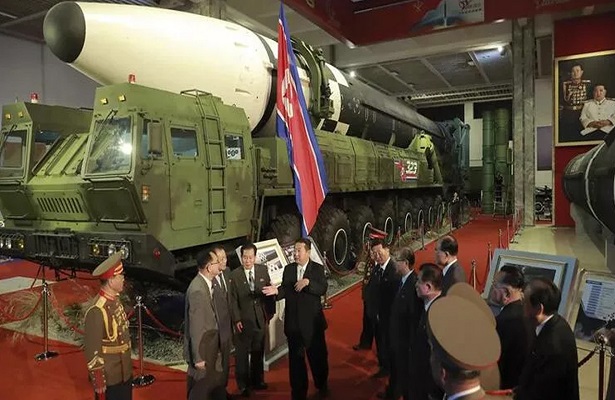 Kim Jong-un: Kimsenin yenemeyeceği askeri bir güç kuracağım