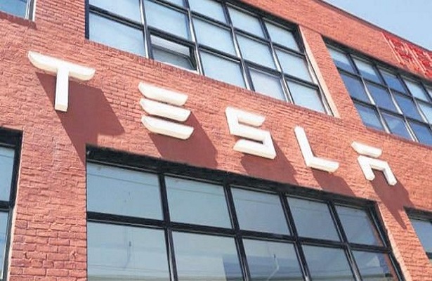 Tesla’da ırkçı tacize 137 milyonluk tazminat