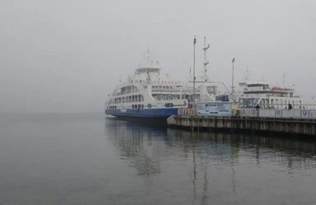 Çanakkale Boğazı yoğun sis nedeniyle çift yönlü transit gemi geçişlerine kapatıldı