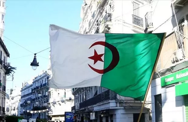 Cezayir, “Paris”te Libya’nın “kilit rol üstlenmesi gerektiğini” belirtti