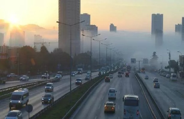 İstanbul güne sisle uyandı