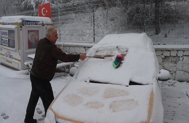 Trakya’nın yüksek kesimlerinde kar yağışı devam ediyor