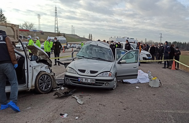 Kahramankazan’da trafik kazasında 6 kişi öldü, 3 kişi yaralandı