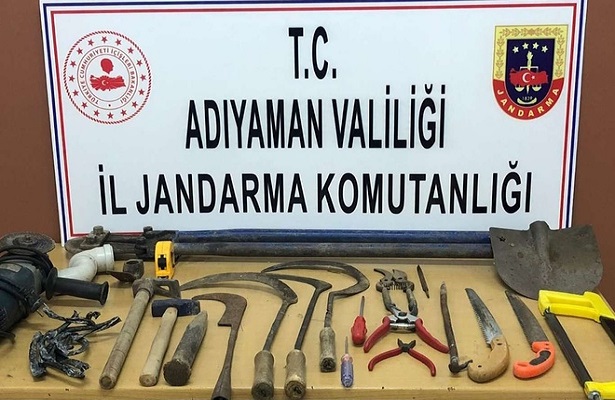 Elektrik direği ve kablo çaldığı belirtilen şahıslar yakalandı