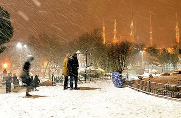 İstanbul’da bazı bölgelere kar yağdı