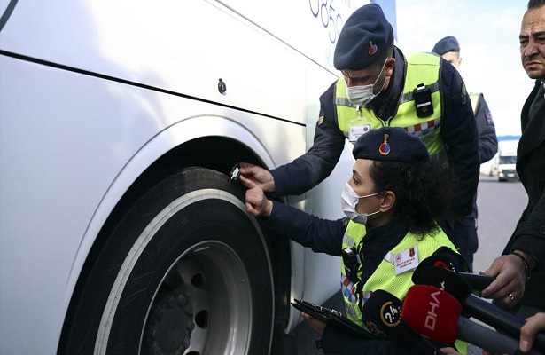 Ankara’da yolcu otobüslerine kış lastiği denetimi