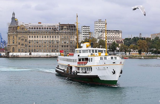 İstanbul’da bazı vapur seferleri iptal edildi