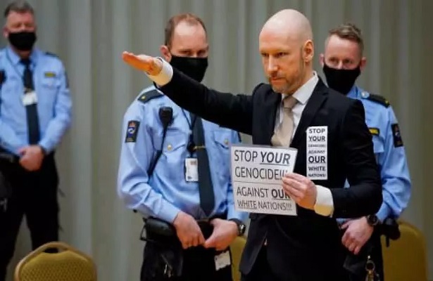 77 kişiyi katleden Breivik’ten mahkemede Nazi selamı