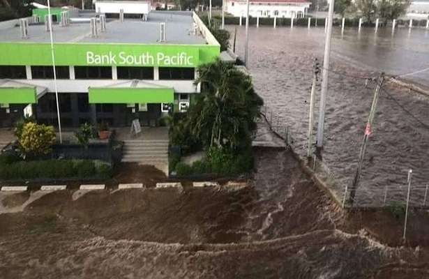 Samoa’da yanardağ patladı: Tsunami oluştu