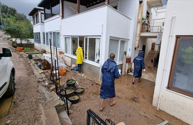 Muğla’da şiddetli yağıştan etkilenen alanlarda hasar tespiti yapılıyor