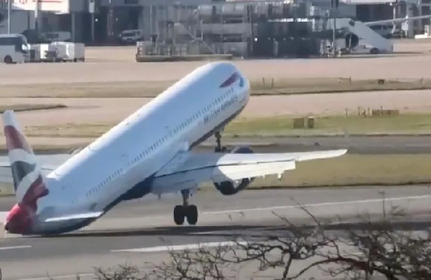 British Airways uçağı, inişte kuyruk sürttü! O anlar!