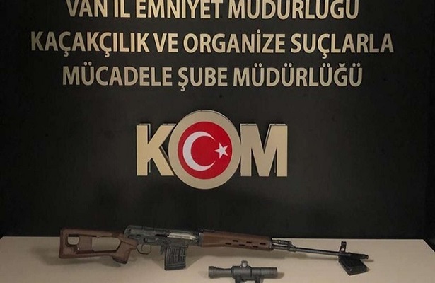 Van’da keskin nişancı tüfeği ve mühimmat ele geçirildi