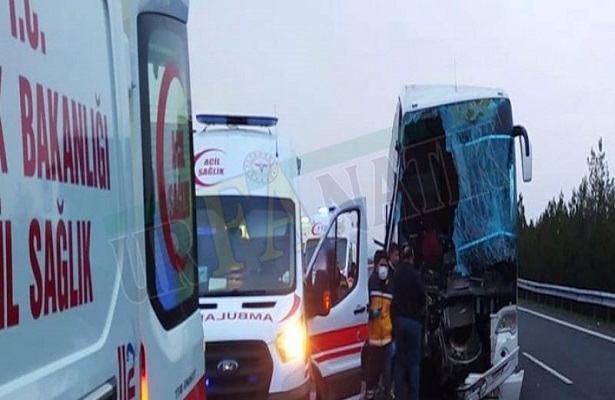 Şanlıurfa’da yolcu otobüsü tırla çarpıştı: 10 yaralı