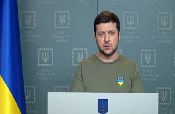 Zelenskiy’den, NATO’nun Ukrayna’yı uçuşa yasak bölge ilan etmeme kararına sert eleştiri