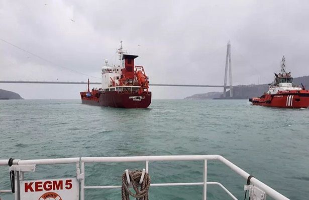 İstanbul Boğazı gemi trafiğine kapatıldı