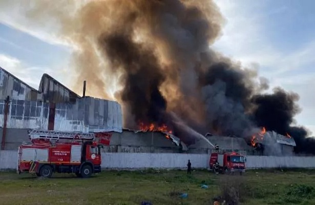 Osmaniye’de geri dönüşüm fabrikasında yangın