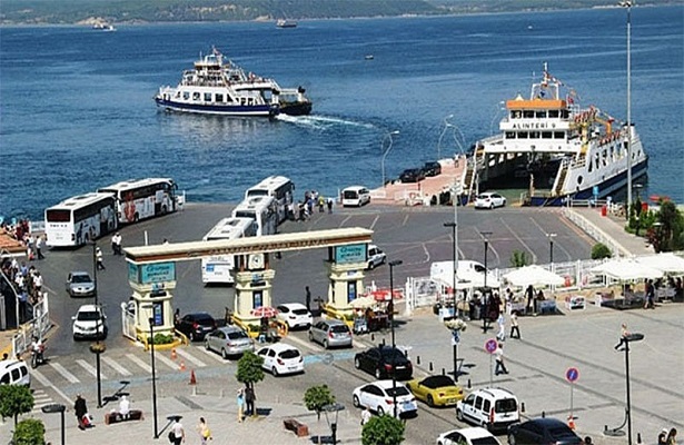 Çanakkale’de deniz ulaşımına fırtına engeli