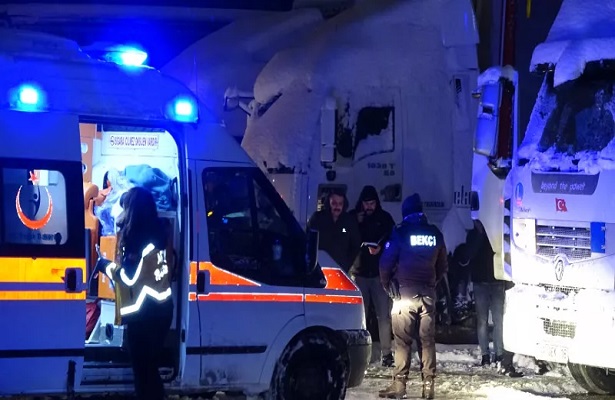 Düzce’de kayıp TIR şoförü aracında ölü bulundu